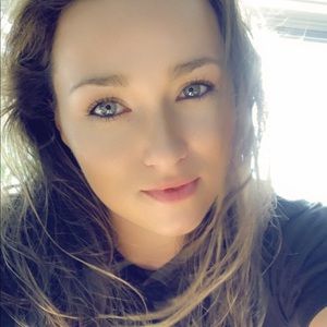 Meet your Posher, Connie